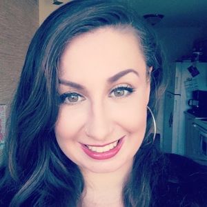 Meet your Posher, Alana